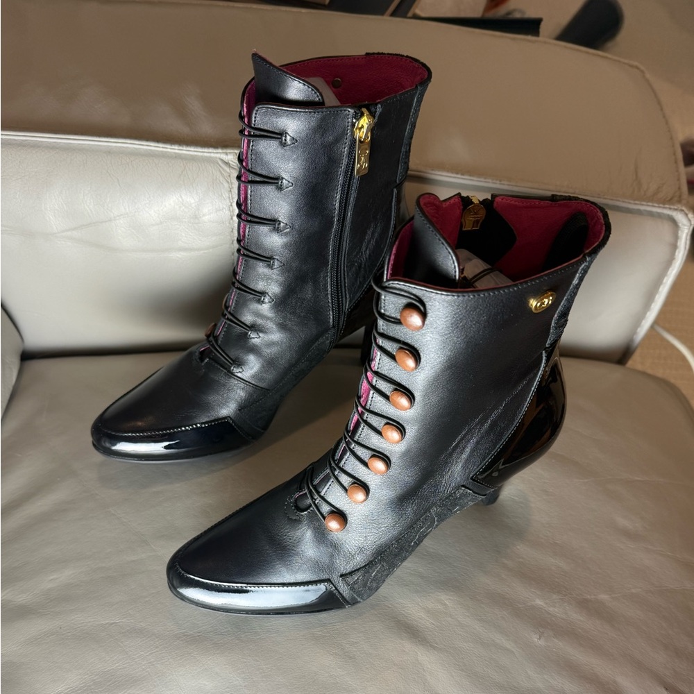 Elegant Black Leather Women's Boots Chanti B size eu 39 size 8-8.5 women’s